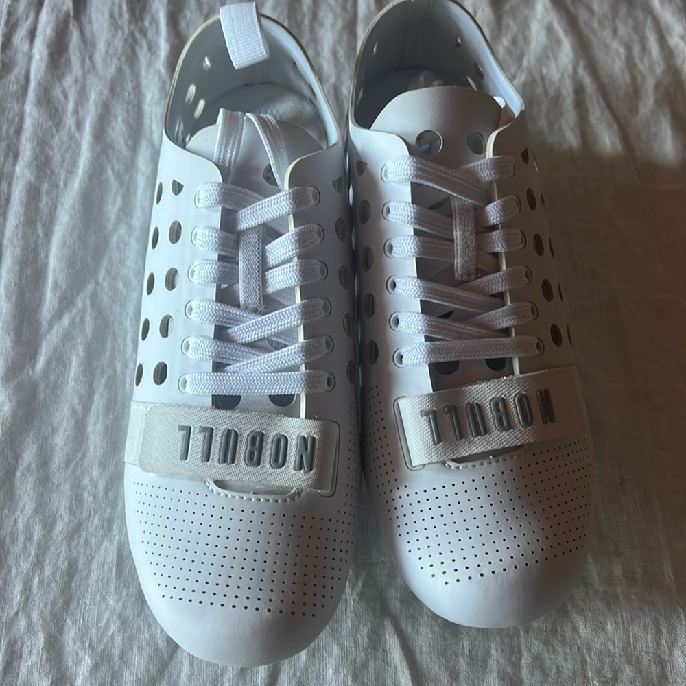 NOBULL spin shoes, never worn